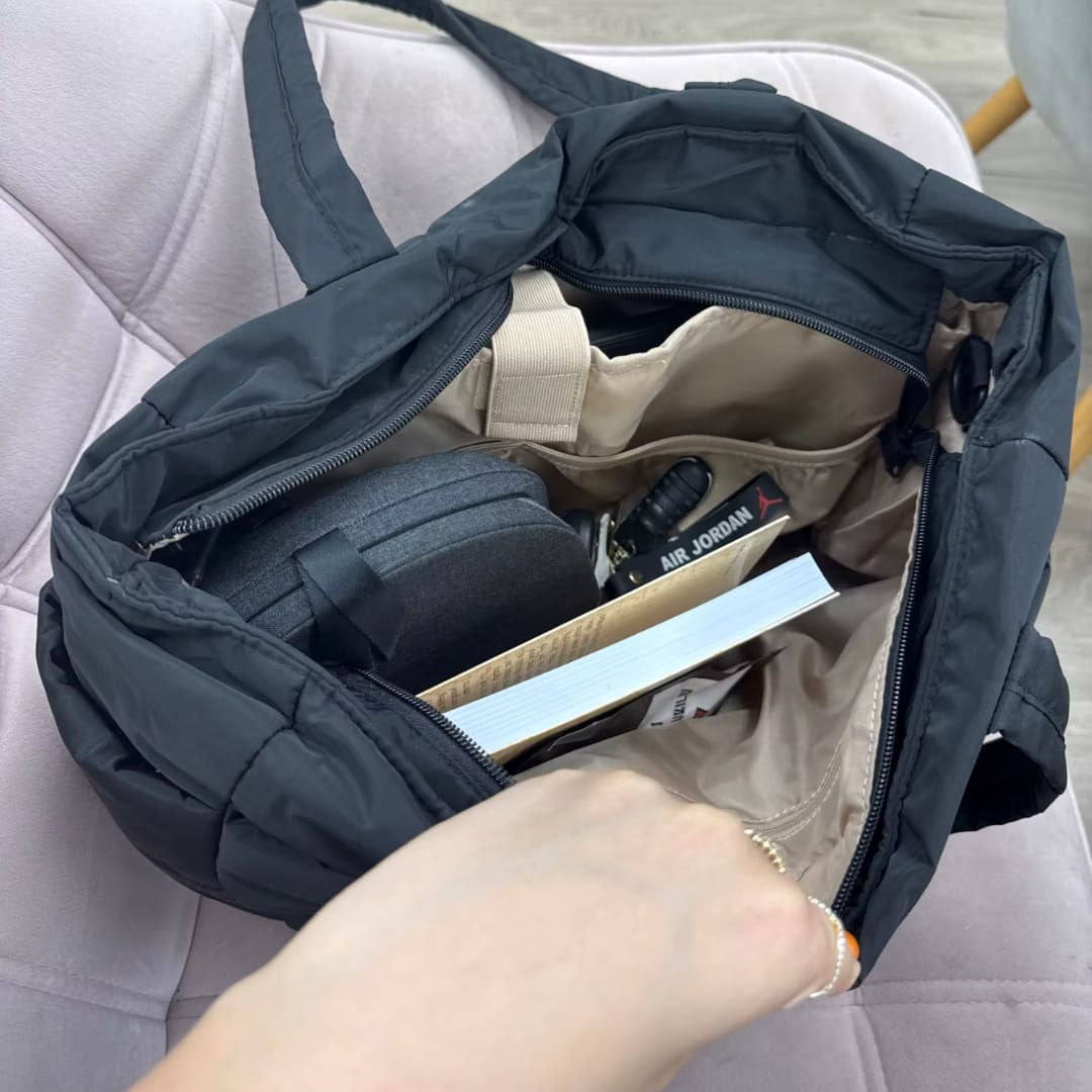Customer photo review of Naama - תיק כתף עם תא למחשב