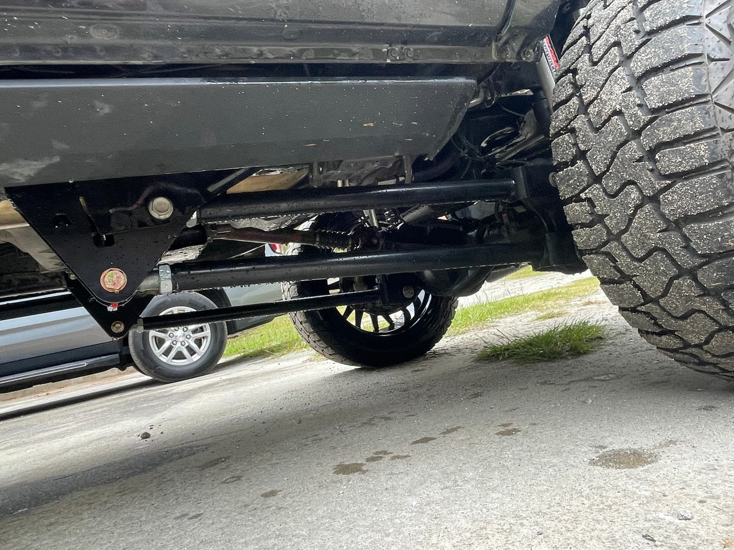 Customer photo review of 2014-2023 Dodge Ram 2500/3500 Adjustable 4-Link Conversion Kit - 4-10" Lift