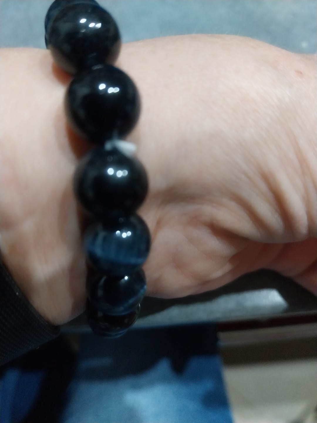 Customer photo review of Bracelet "Ange Gardien" en Oeil de Faucon