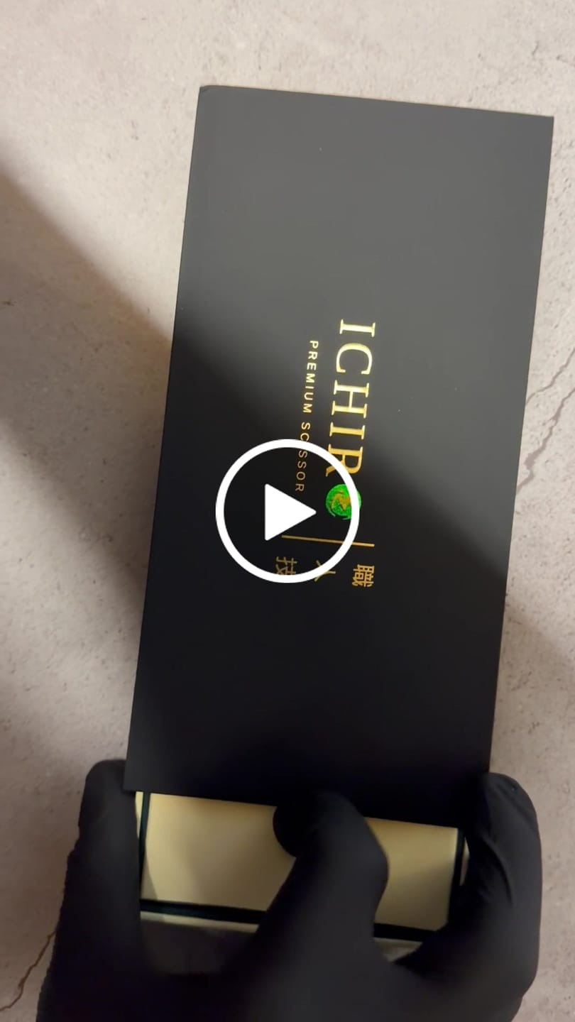 Customer video review of Ichiro Rose Gold Hair Thinning Shears