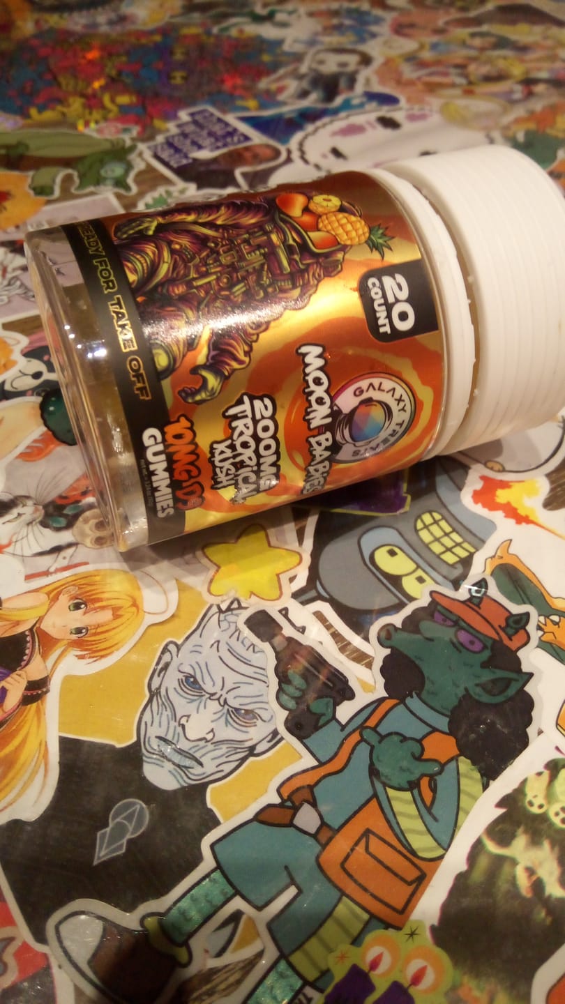 Customer photo review of Tropical Kush D9 Gummies