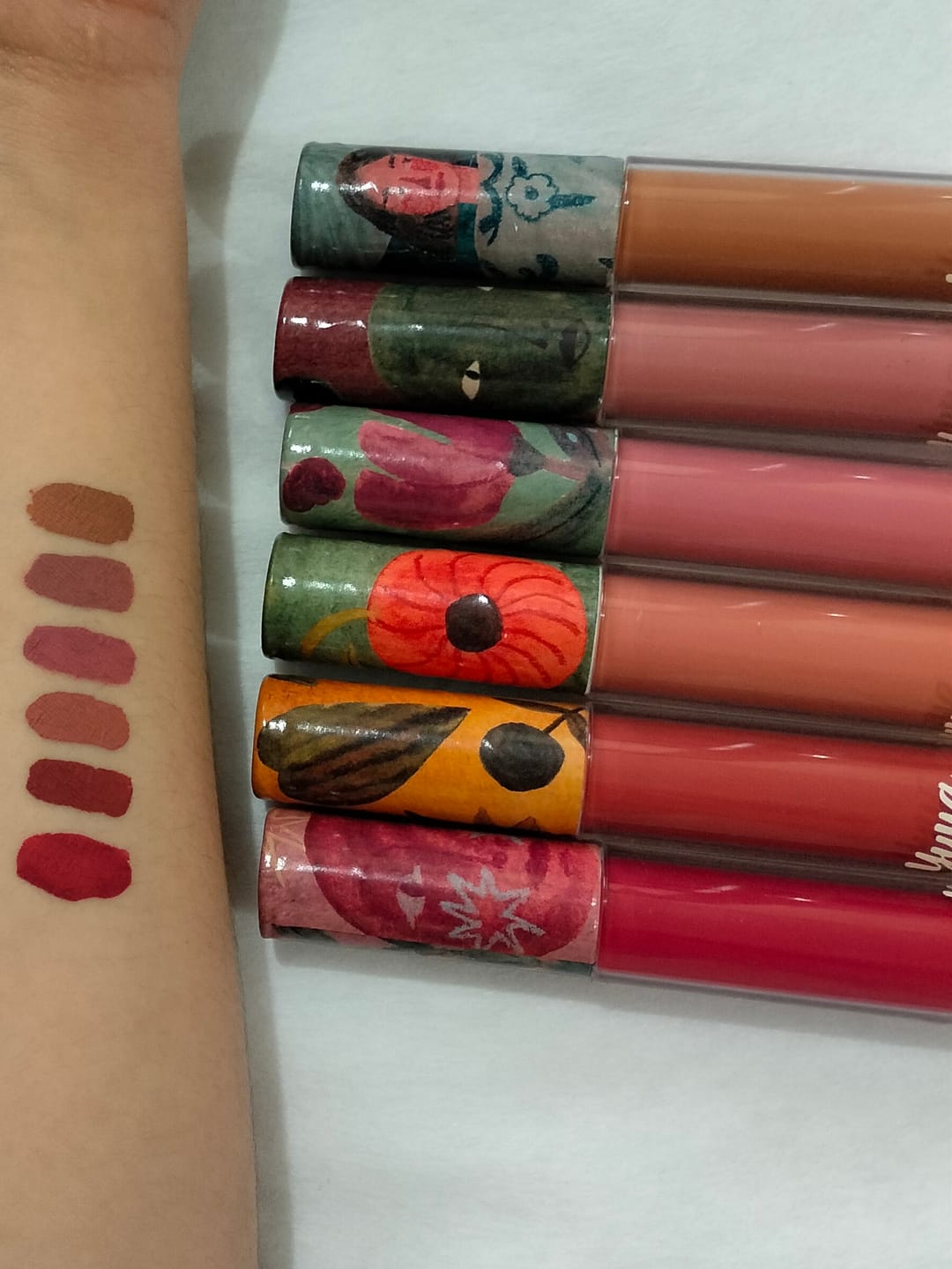 Customer photo review of Set de 6 Labiales Líquidos Mate Yuya 2024 (Alquimia, Soneto, Bruma, Eco, Cometa, Maleza)