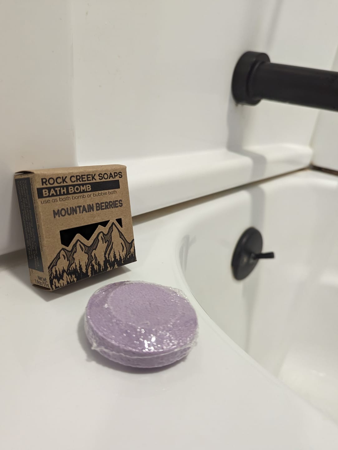 Customer photo review of Bath Bomb in Mountain Berries