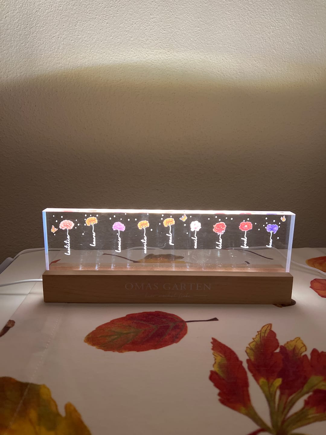 Customer photo review of Omas Garten - Personaliserter LED Aufsteller mit Blumen und Namen