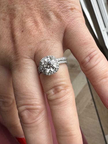 Customer photo review of 1.15-6.65 CT Round Cut Diamonds - Bridal Set