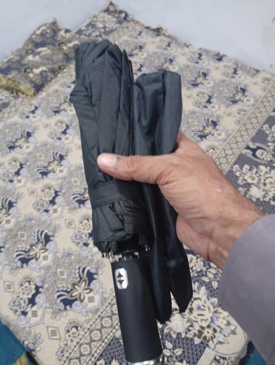 Customer photo review of UV Protected Umbrella with Torch - Unbreakable | Windproof | Waterproof