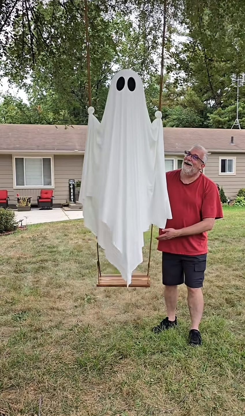 Customer photo review of Hanging Swing Ghost Decoration Halloween 2025 Porch Lights