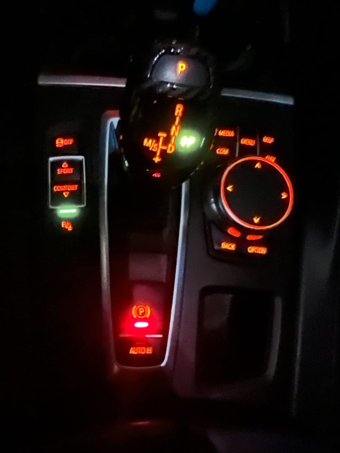 Customer photo review of Gear Shift Knob Cover Trim Compatible with BMW 3 Series F30 F31 F34 & 4 Series F32 F33 F36 – Carbon Fiber Style Interior Upgrade | SPCRSO