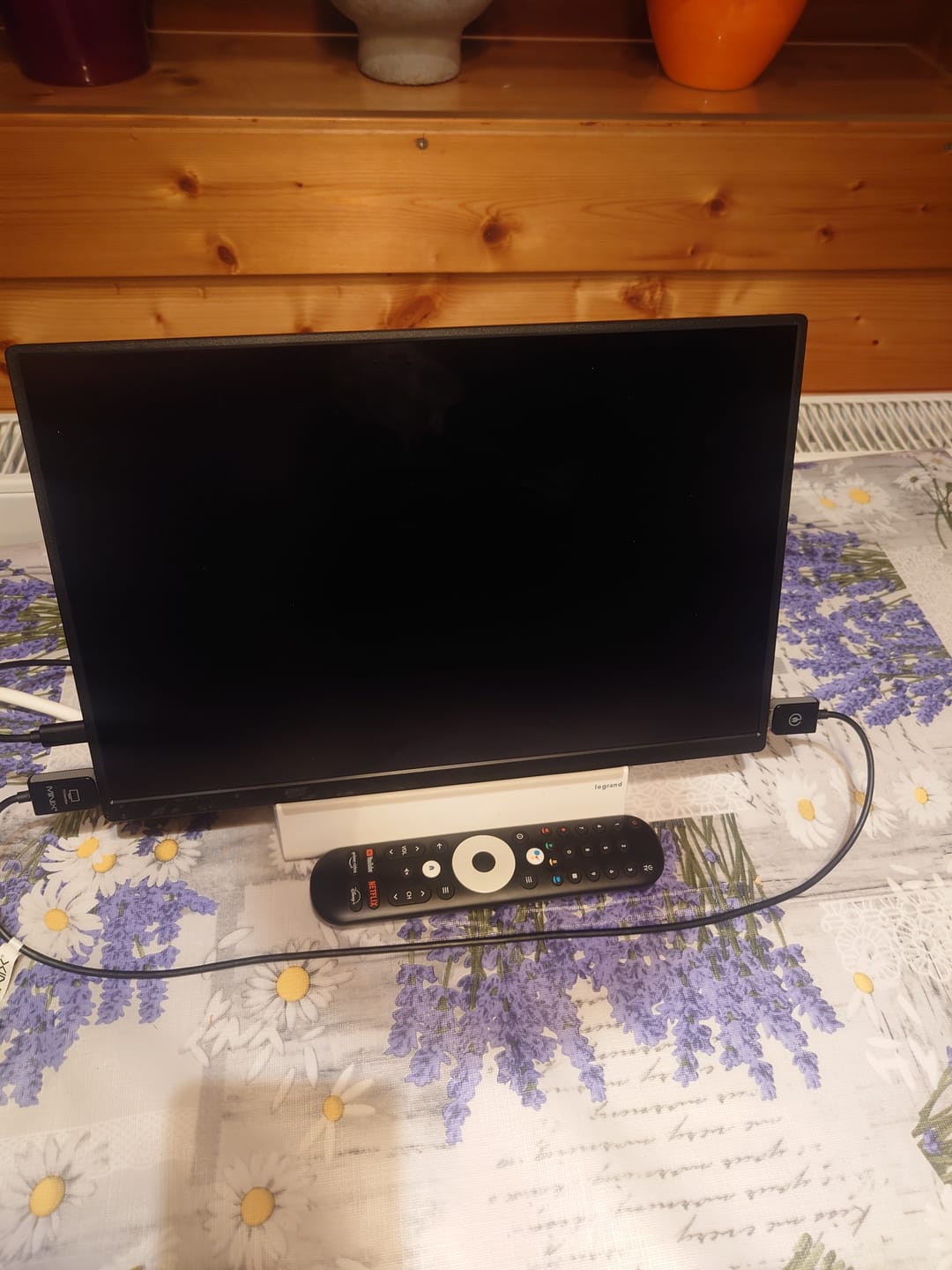 Customer photo review of MINIX H1 HDMI to HDMI Wireless Display Adapter