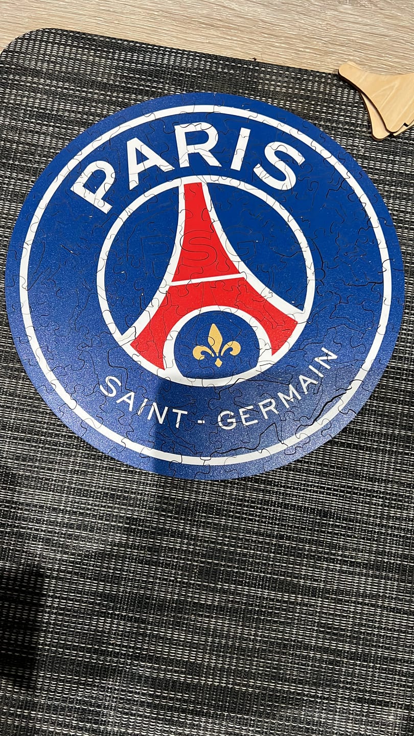 Customer photo review of Logo Paris Saint-Germain® - Puzzle en Bois