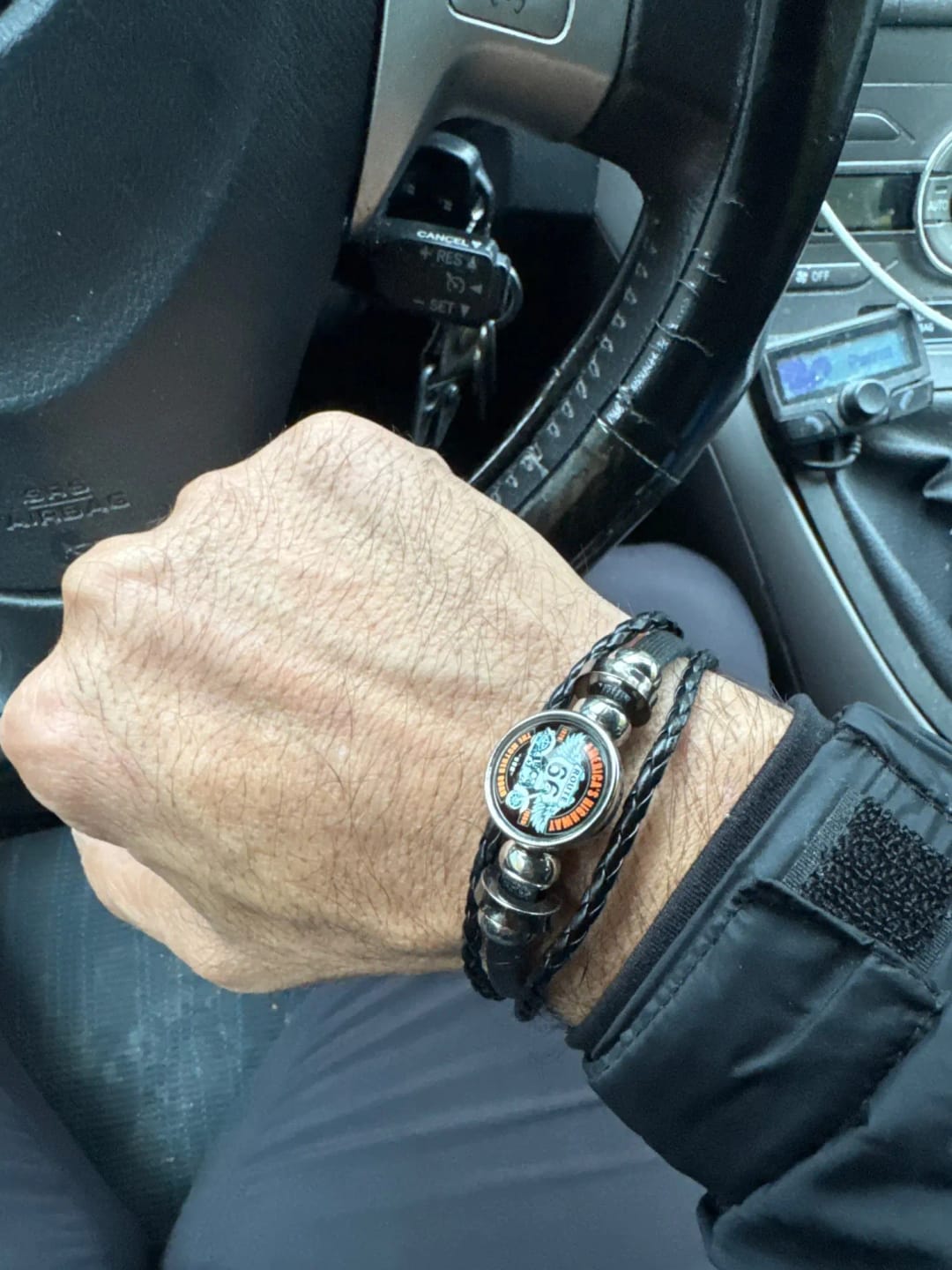 Customer photo review of Bracelet Johnny Hallyday Route 66 - 15 modèles