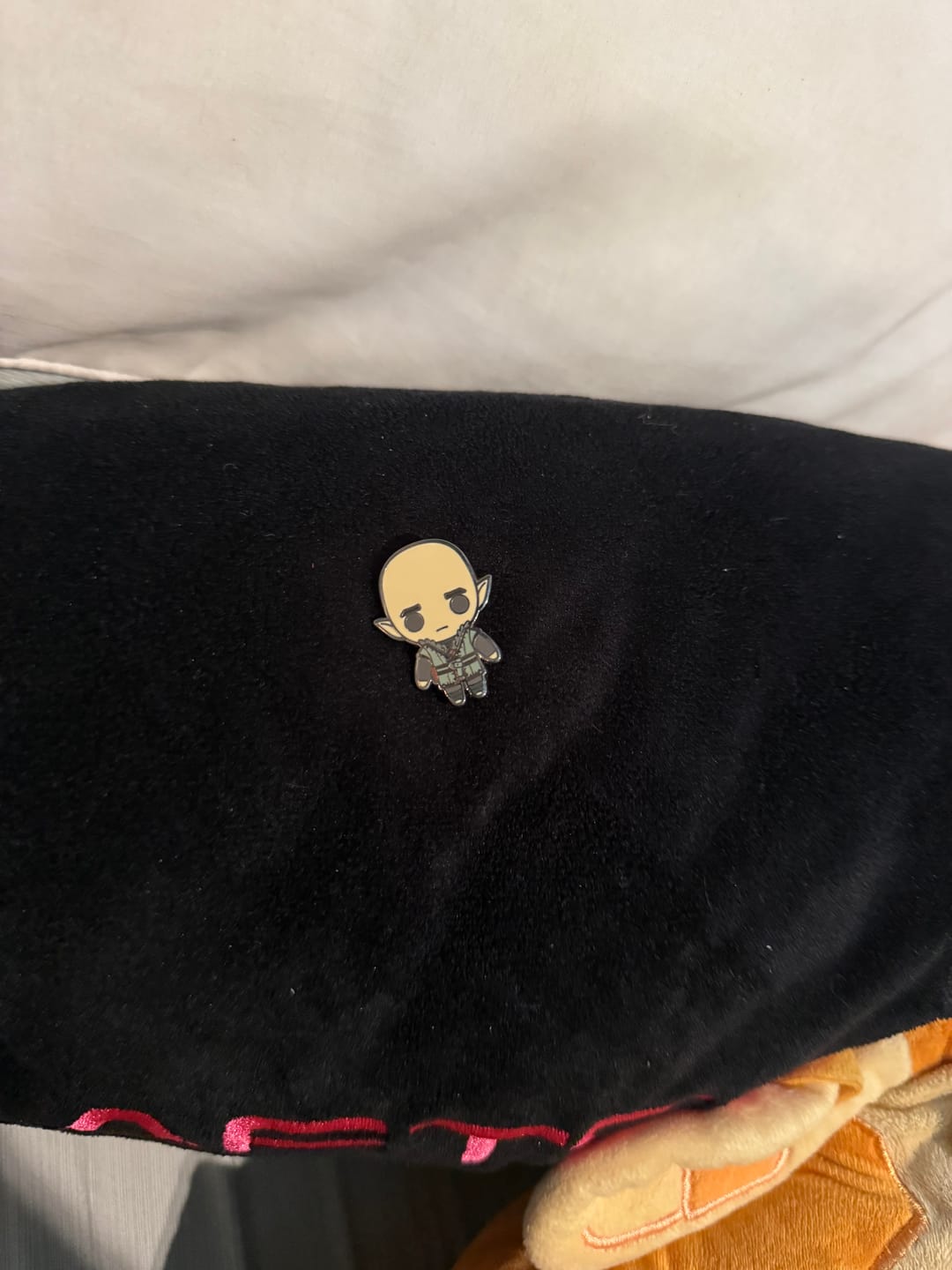 Customer photo review of Dragon Age - Solas Collector's Pin