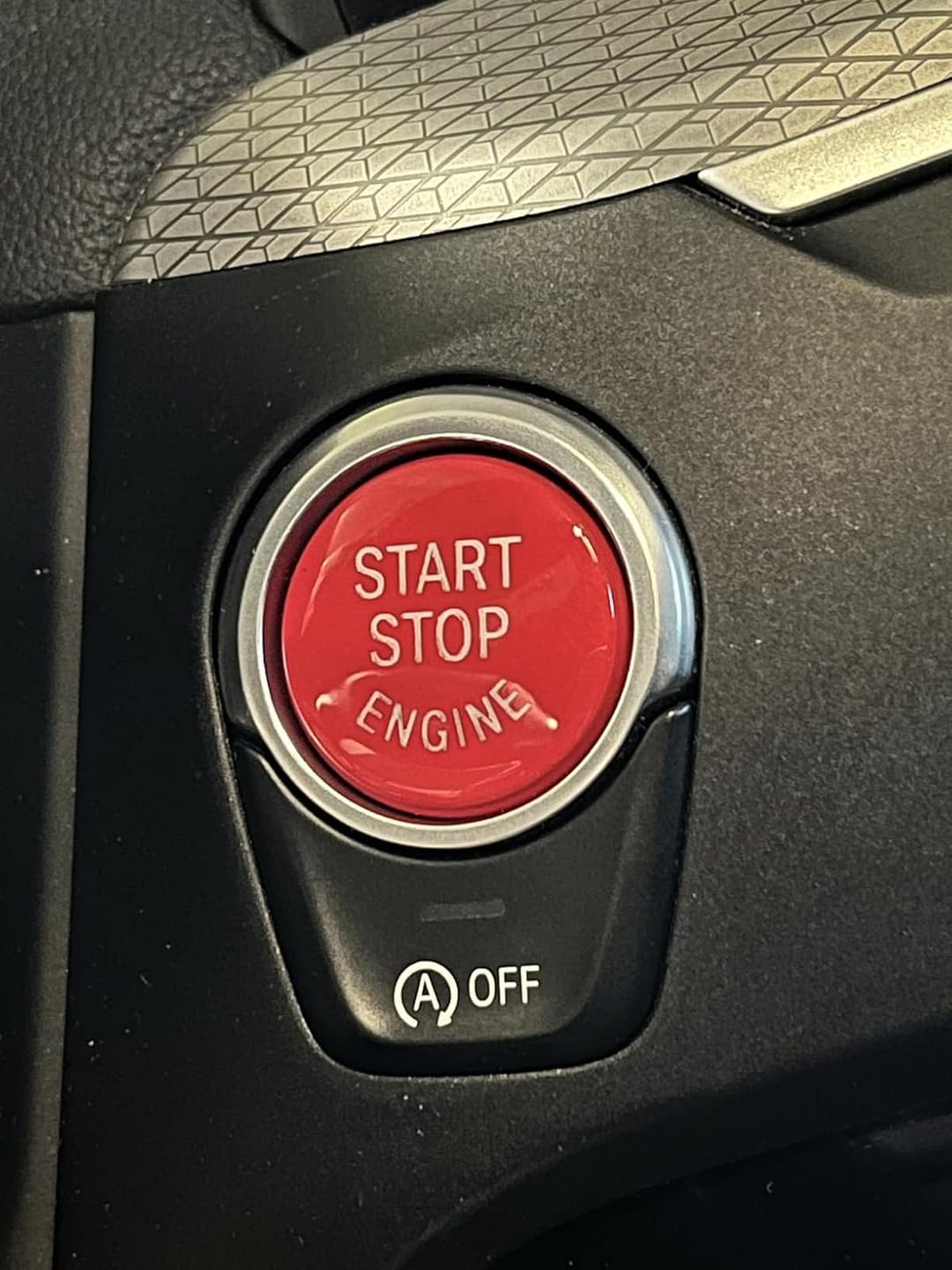 Customer photo review of Sports Red Start Stop Engine Switch Button Compatible with BMW,Power Ignition Start Stop Button Replacement(Compatible with BMW 1 2 3 4 5 6 7 X1 X3 X4 X5 X6/F30 F10 F01 F15 F16
