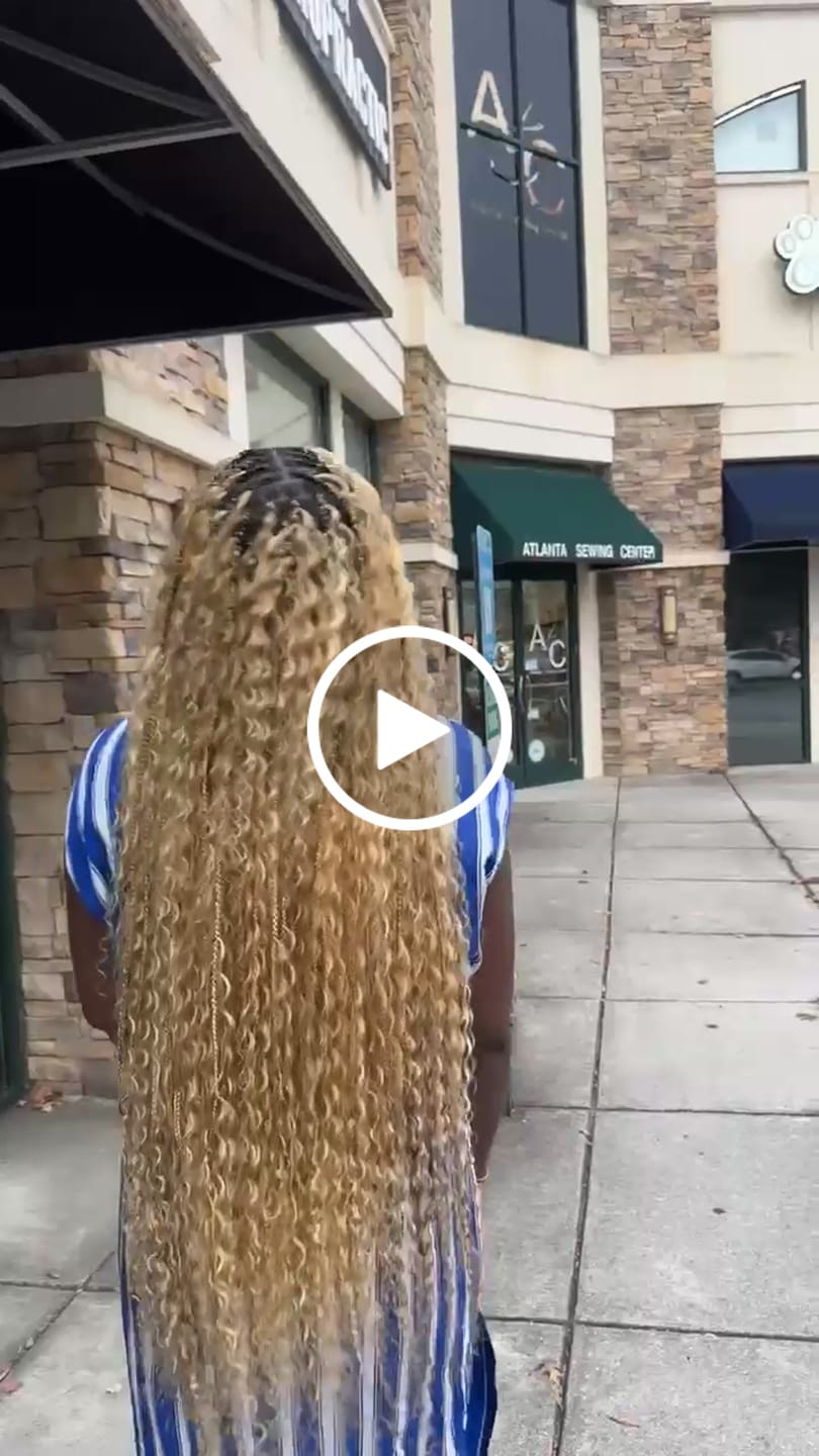 Customer video review of #27/#613 Piano Color Deep Wave Bulk Hair Extensions for Braiding