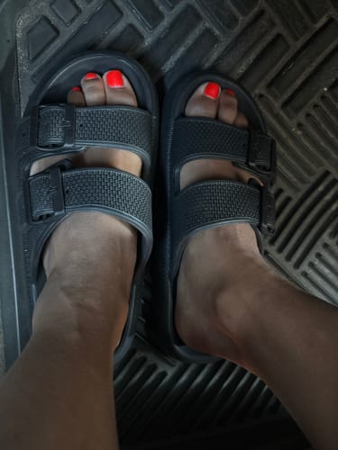 Customer photo review of The Cloudies™ - Sandals