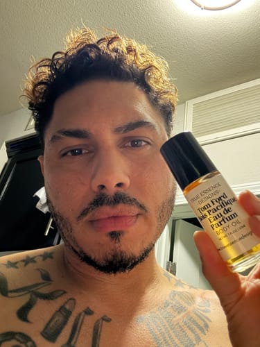 Customer photo review of Ford Bois Pacifique Body Oil - Unisex