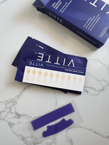 Customer photo review of Tiras Blanqueadoras Dentales VITTÉ | Tratamiento 42 días