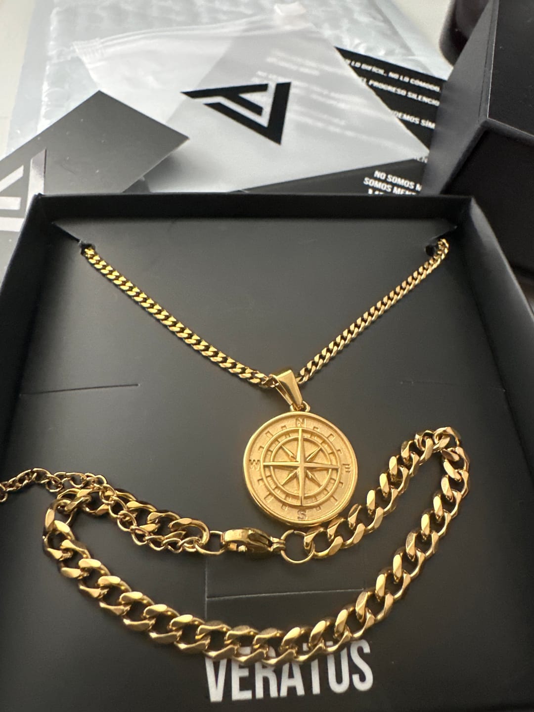Customer photo review of Set Brujula Doble cadena Baño Oro 18k