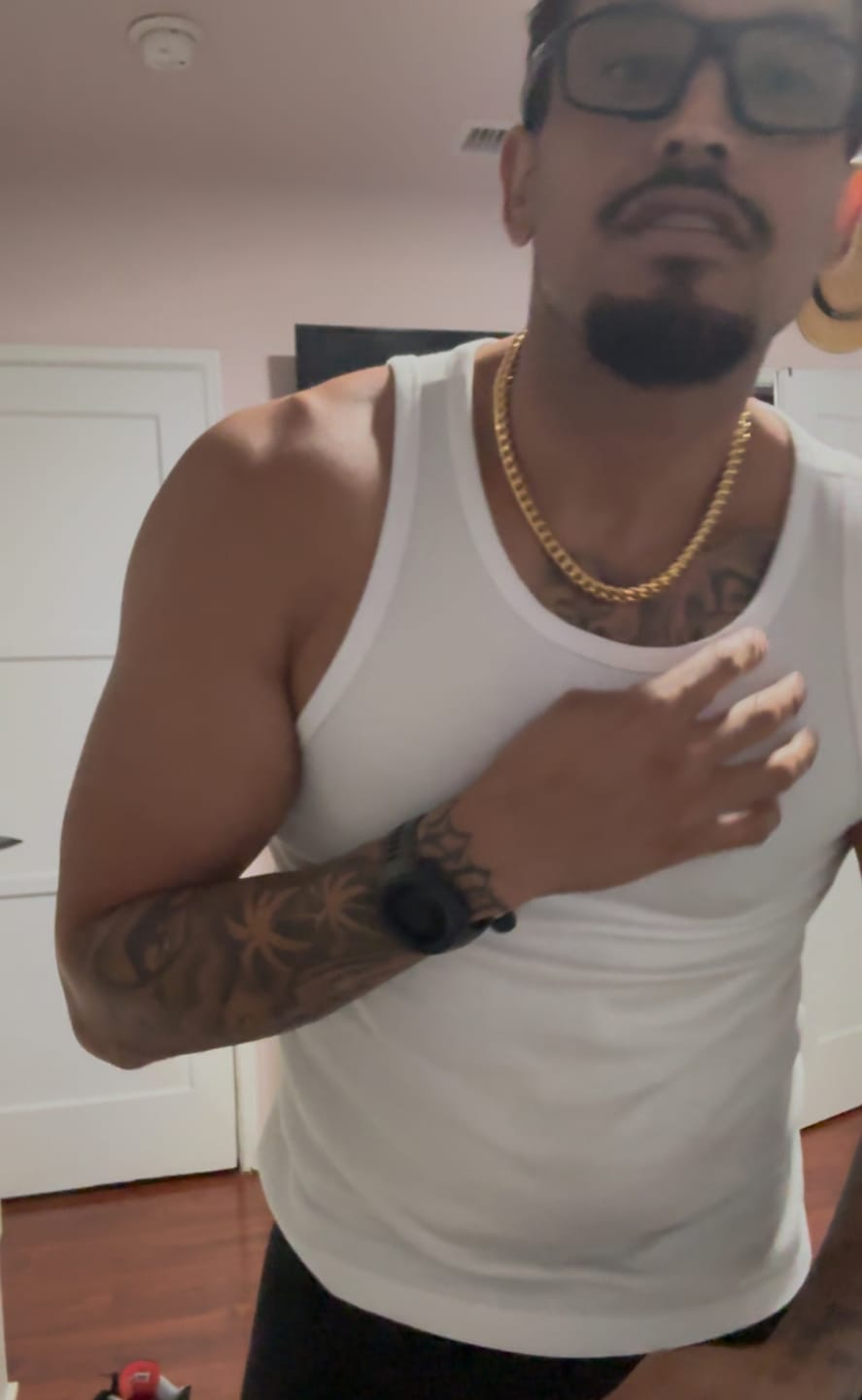 Customer photo review of Cuban Link Chain 10mm - Gold RG164