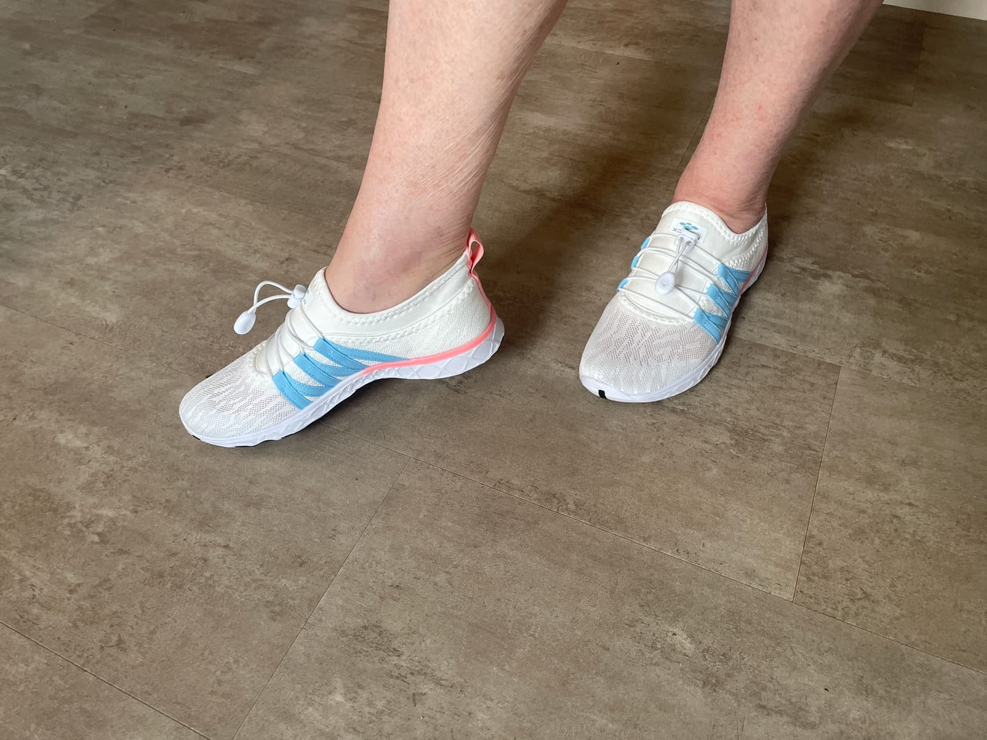 Customer photo review of Aleader Women's Xdrain Hydrogy Water Shoes