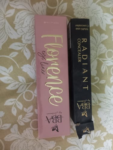 Customer photo review of FLORENCE EYELINER