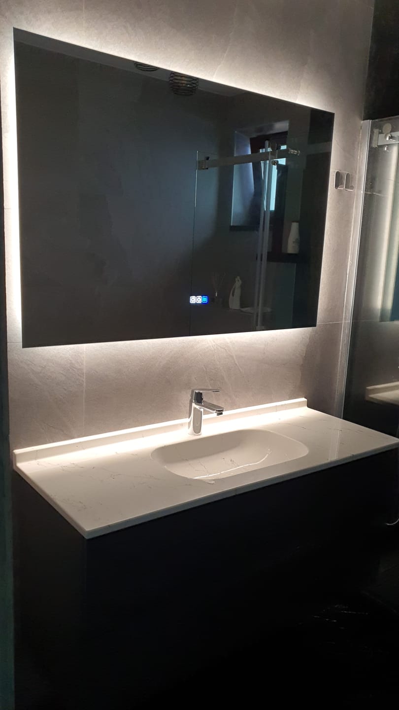 Customer photo review of Oglinda LED Orizontala, Touch LED, Dimare, Dezaburire, LED Reglabil 3000K-6000K - Gama Ambient Model 1