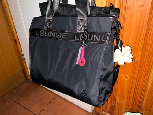 Customer photo review of Cartera De Hombro Notebook Llavero Ready To Go