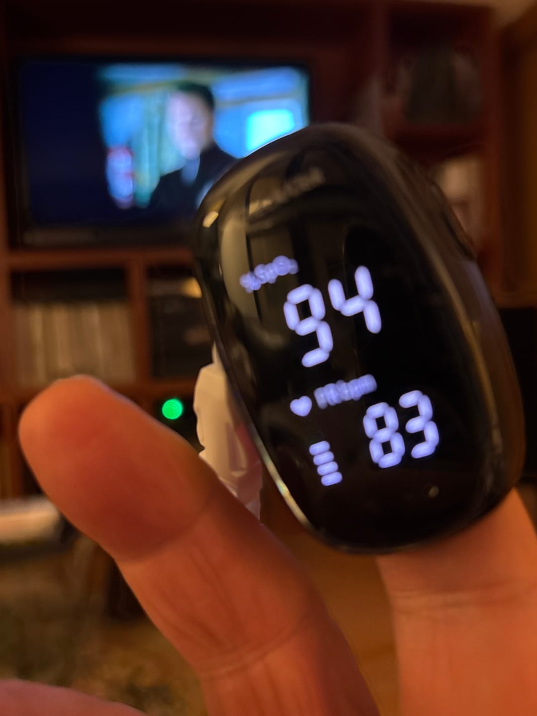 Customer photo review of Oxímetro de pulso de grado médico con pantalla LED OP103 - Marca Checkatek