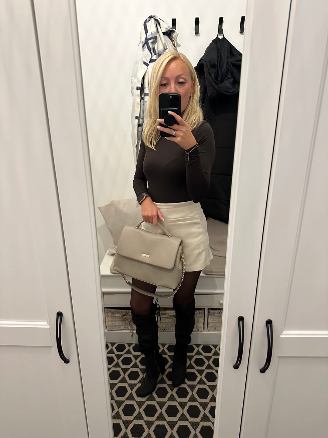 Customer photo review of LEILANI - TAUPE