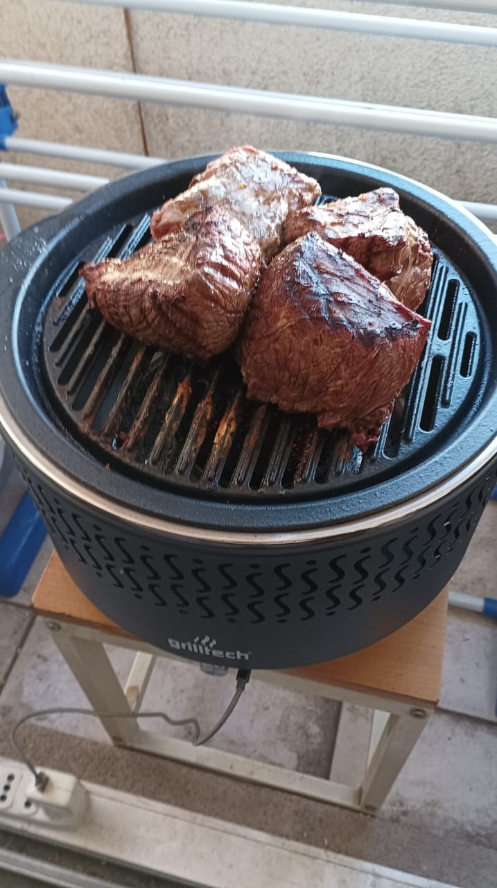 Customer photo review of Parrilla Air Pro Negra carbón y no tira humo
