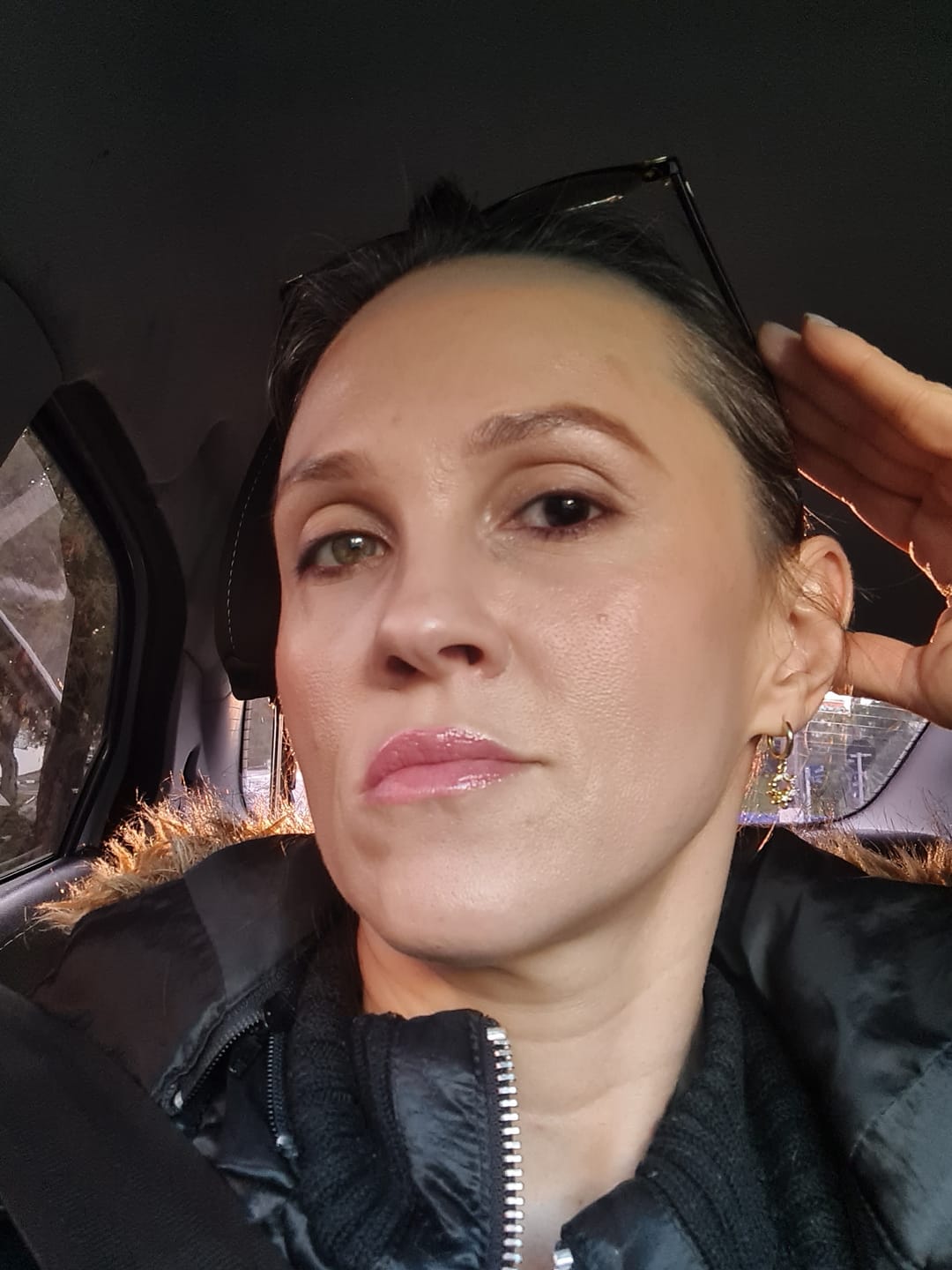 Customer photo review of Lip Oil Gummy Panda – VIZZELA