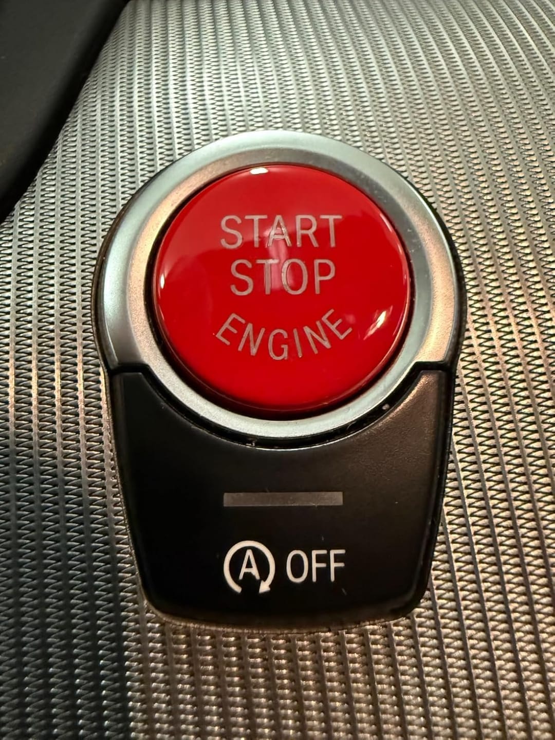 Customer photo review of Sports Red Start Stop Engine Switch Button Compatible with BMW,Power Ignition Start Stop Button Replacement(Compatible with BMW 1 2 3 4 5 6 7 X1 X3 X4 X5 X6/F30 F10 F01 F15 F16