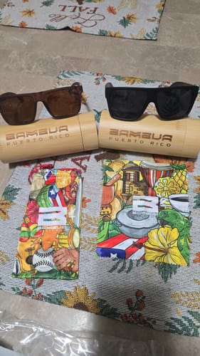 Customer photo review of Mis Raíces Black