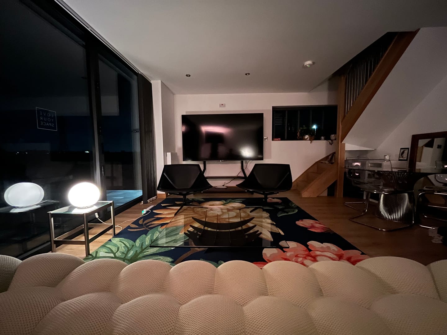 Customer photo review of Eiffel FT100 Floor TV Stand