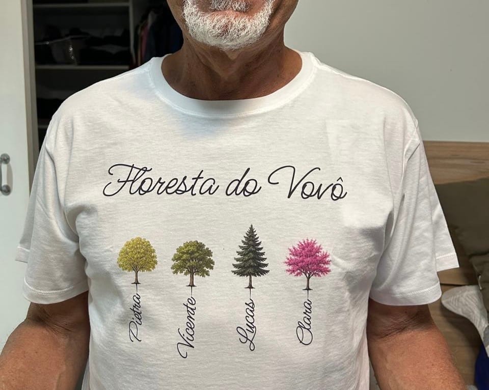 Customer photo review of Camiseta Personalizada FLORESTA DO VOVÔ - ATÉ 13 ÁRVORES - BRANCA - Algodão 100%