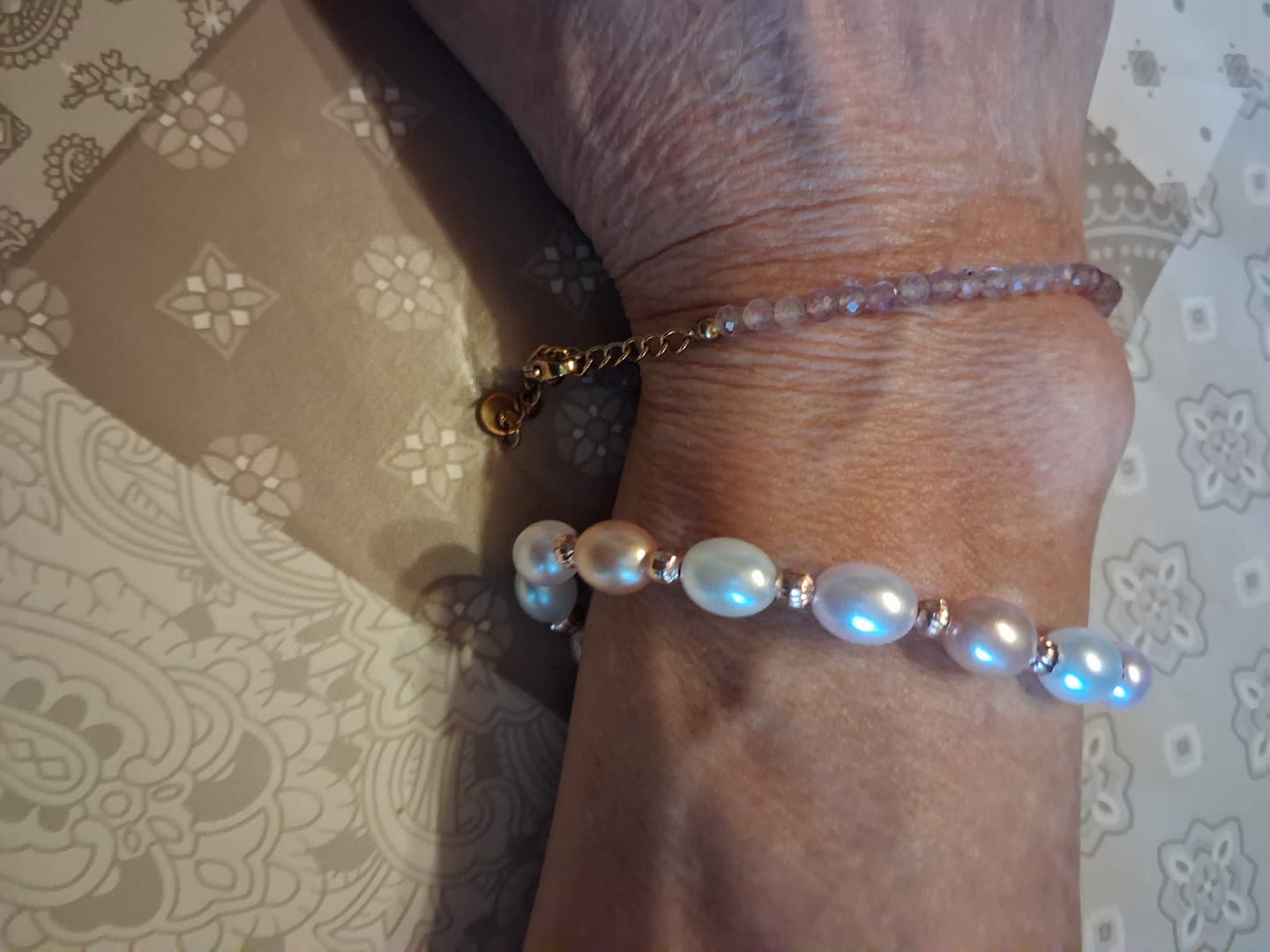 Customer photo review of Rosenquarz Armband - Perlen geschliffen