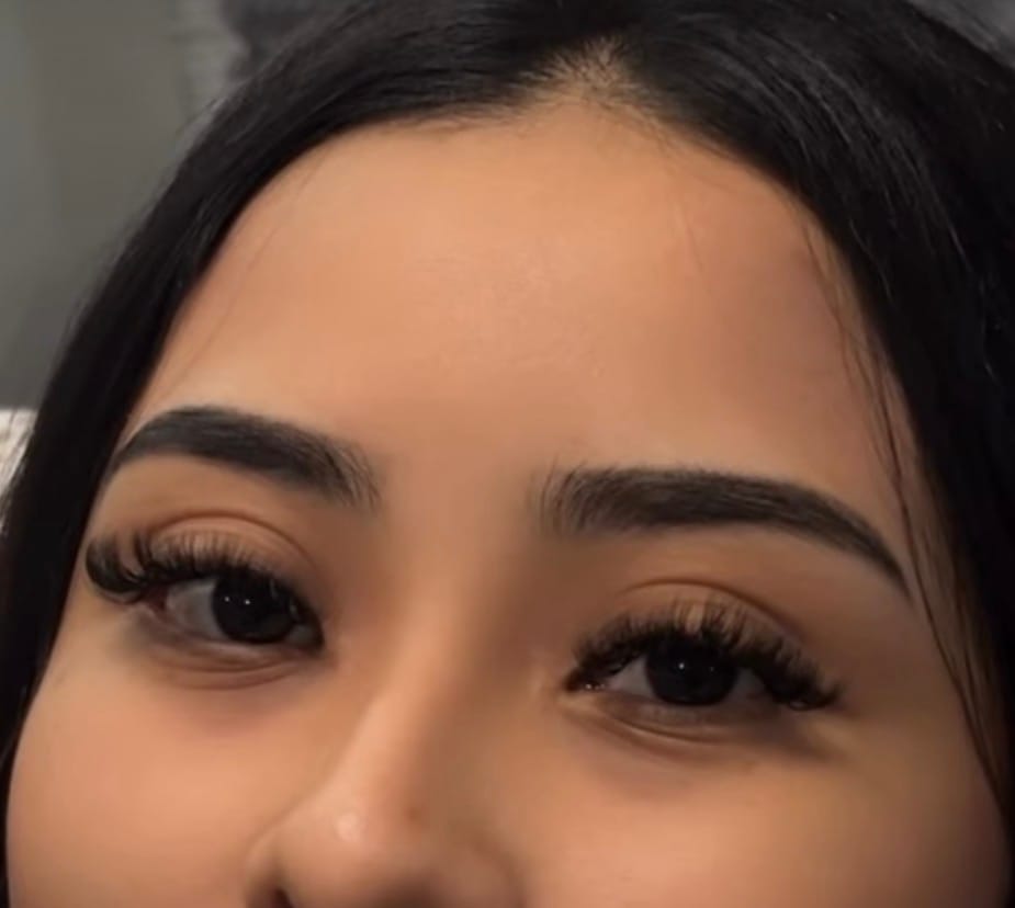 Customer photo review of Premium Eyelash Extensions 0.05mm