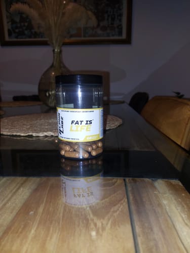 Customer photo review of Alpha Labz - Fat Is Life - Omega 3 Huile de Krill Vitamine D3 K2
