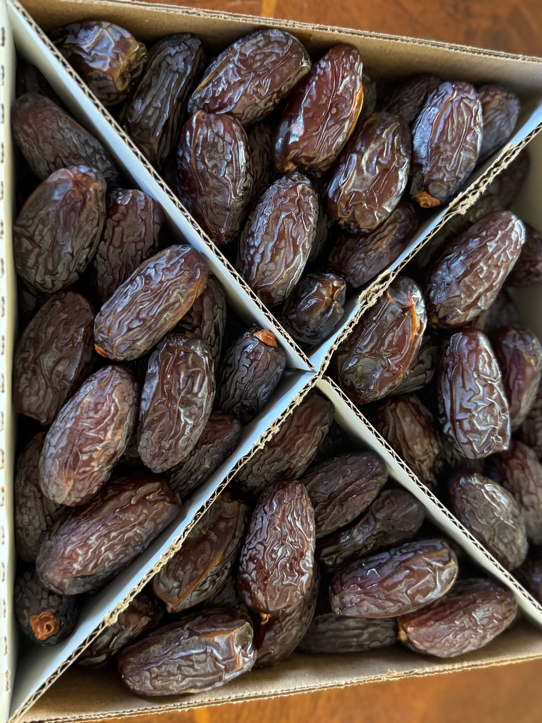 Customer photo review of Organic Large Medjool Dates Box