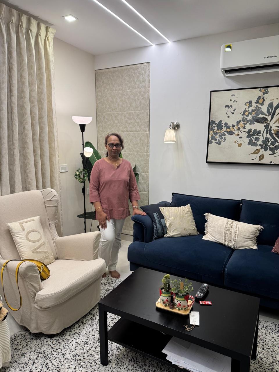 Customer photo review of Women Rose Taupe Airy Linen Split Neck Short Kurta
