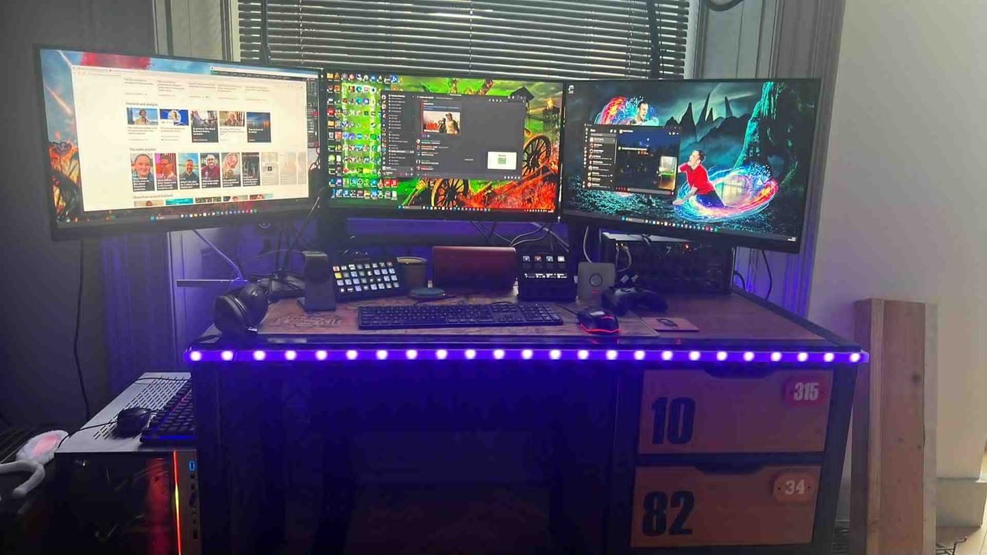 Customer photo review of Simulator Monitor Stand