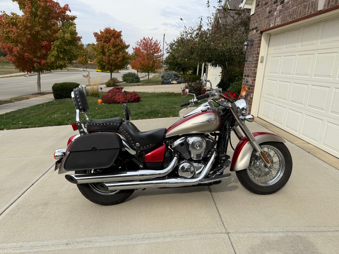 Customer photo review of 28L - Panzer Medium Hard Mount Kawasaki Vulcan 900 Classic VN900 Motorcycle Saddlebags