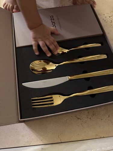 Customer photo review of Set Of 24 Pieces Lyon Cutlery Set 6013G