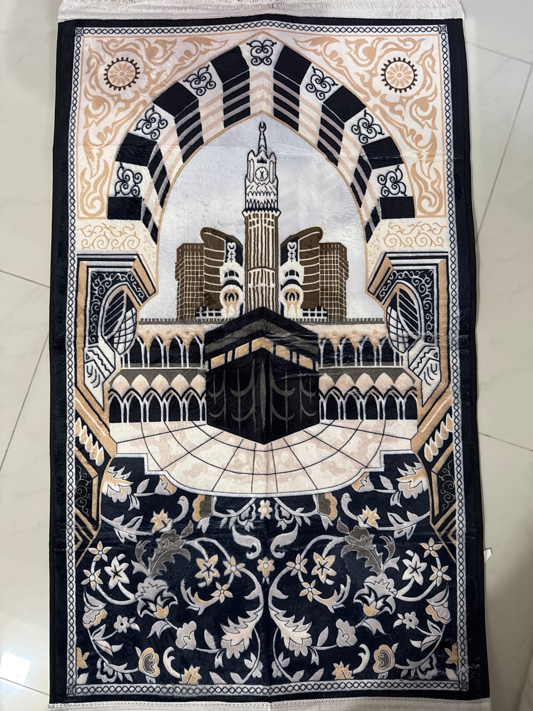 Customer photo review of Floral Kaaba  Padded Prayer Mat