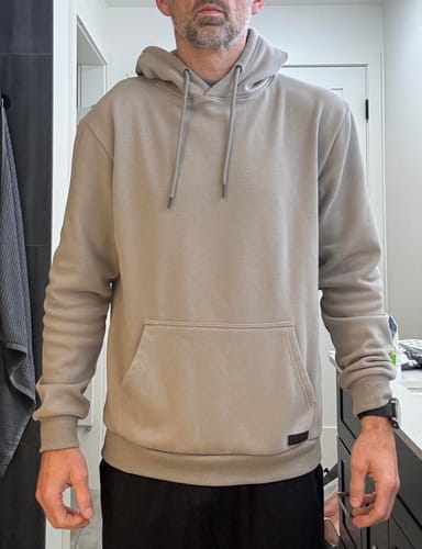 Customer photo review of 021 ESSENTIAL HOODIE