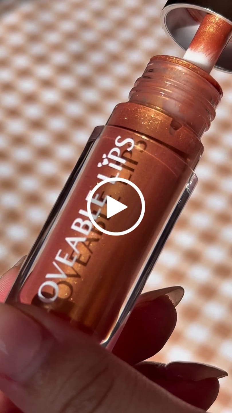 Customer video review of Radiant Rose Gold Lip Gloss