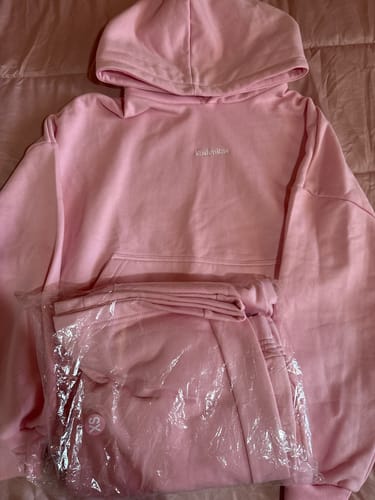 Customer photo review of CONJUNTO POLERÓN OVERSIZE & PANTALÓN RECTO - ROSADO