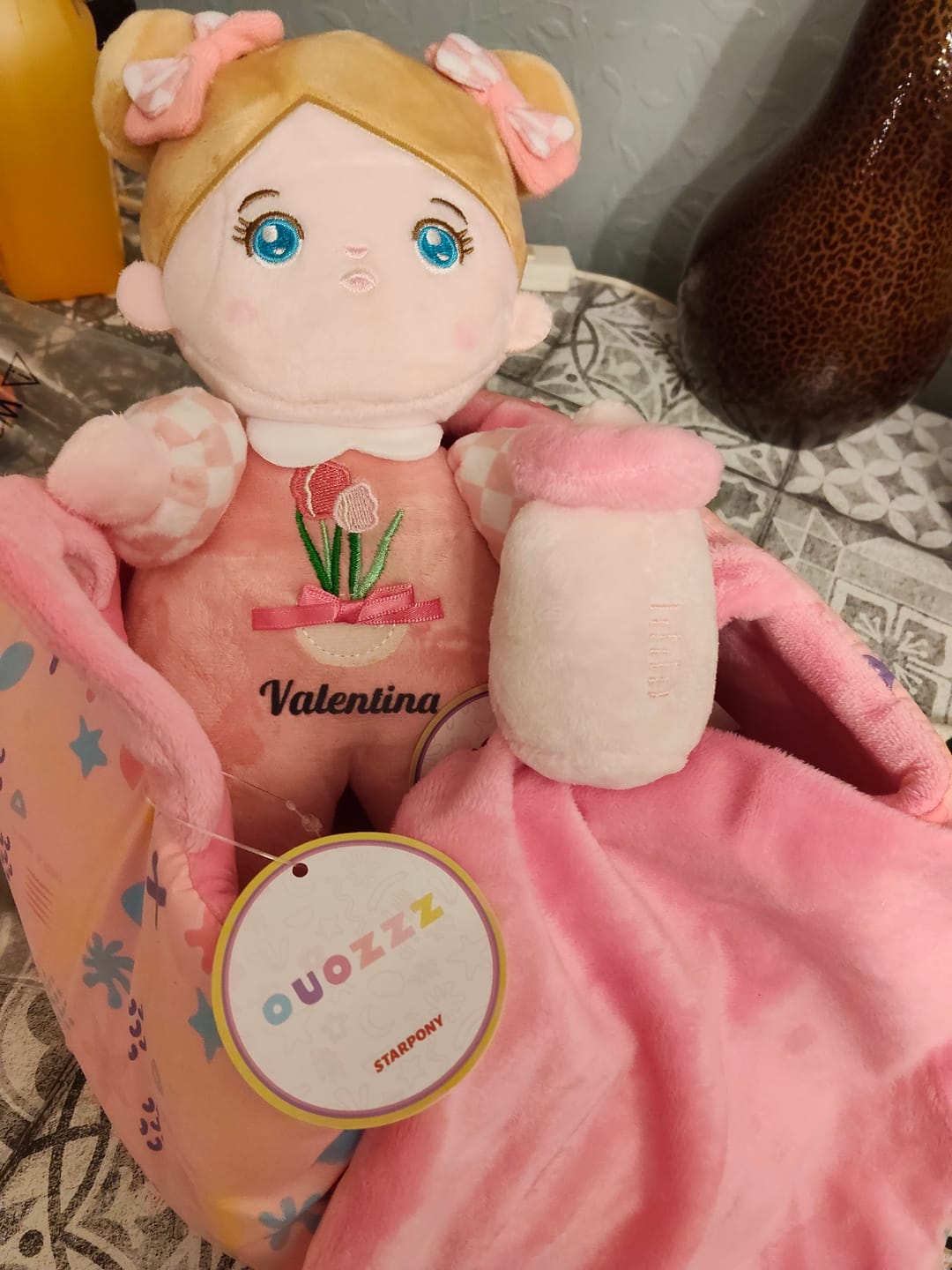 Customer photo review of Mini Personnalisée Poupée en Peluche avec Yeux Bleus Ouverts & Ensemble-cadeau