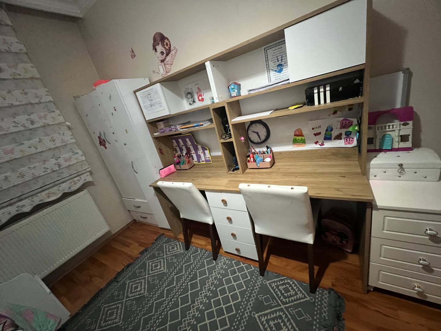 Customer photo review of Rani HA130 İki Kişilik Raflı 2 Kapaklı 4 Çekmeceli Çalışma Ofis Bilgisayar Masası Sepet Ceviz - Beyaz