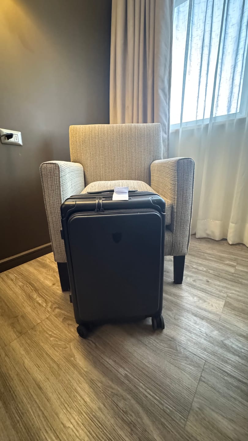 Customer photo review of Blackbird Carry On